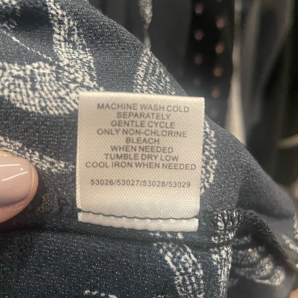 41 Hawthorn Morey Split Neck Short Sleeve Blouse - Size XL - Picture 5 of 6